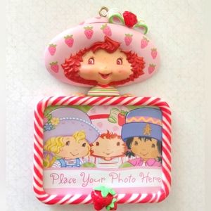 2004 Strawberry Shortcake Christmas Holiday Scented Ornament